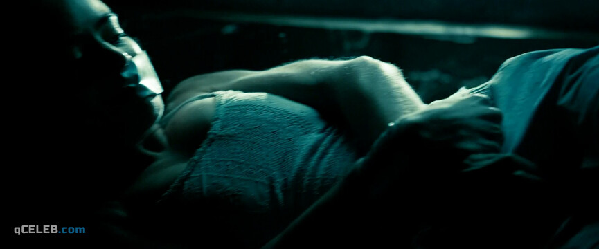 5. Amanda Seyfried sexy, Emily Wickersham sexy – Gone (2012)