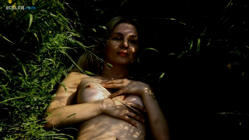 11. Mariah Kanninen nude – Dust Box (2012)
