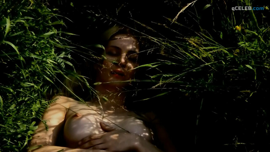 9. Mariah Kanninen nude – Dust Box (2012)