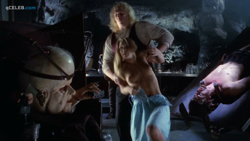 18. Jacqueline Lovell nude, Alexandria Quinn nude – Head of the Family (1996)