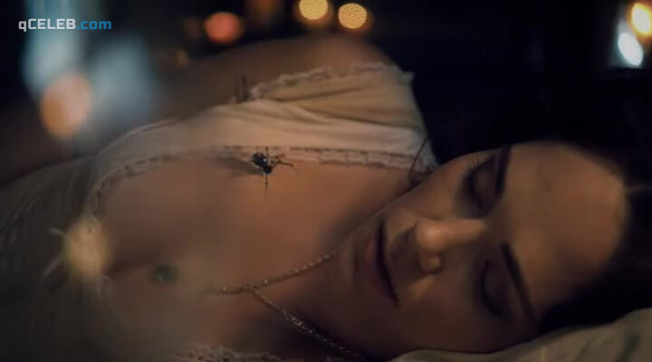 1. Katia Winter sexy – Sleepy Hollow s02e06 (2014)