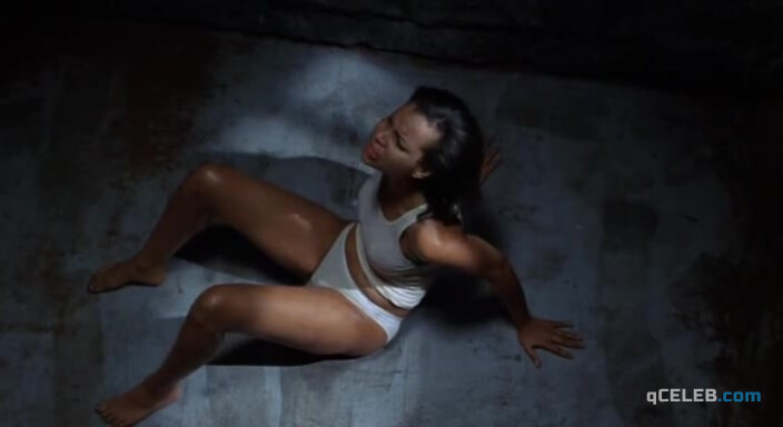 2. N'Bushe Wright sexy, LisaRaye McCoy sexy – Civil Brand (2002)