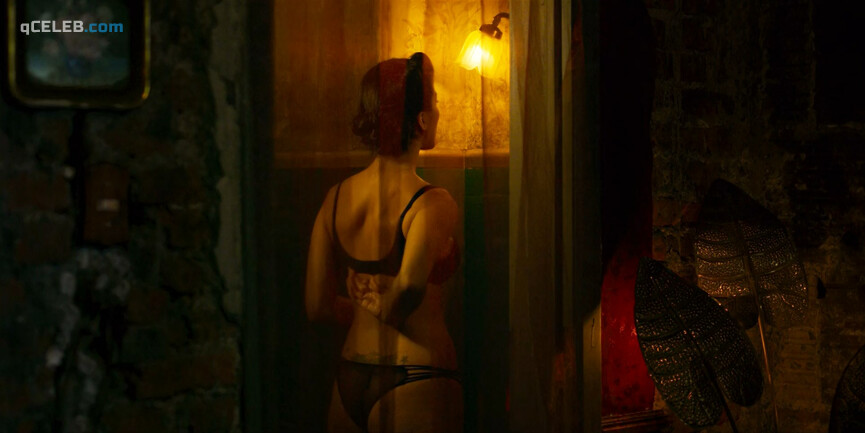 3. Erendira Ibarra nude, Daina Soledad Liparoti sexy – Dark Forces (2020)