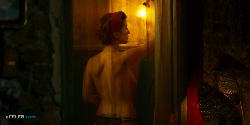 4. Erendira Ibarra nude, Daina Soledad Liparoti sexy – Dark Forces (2020)