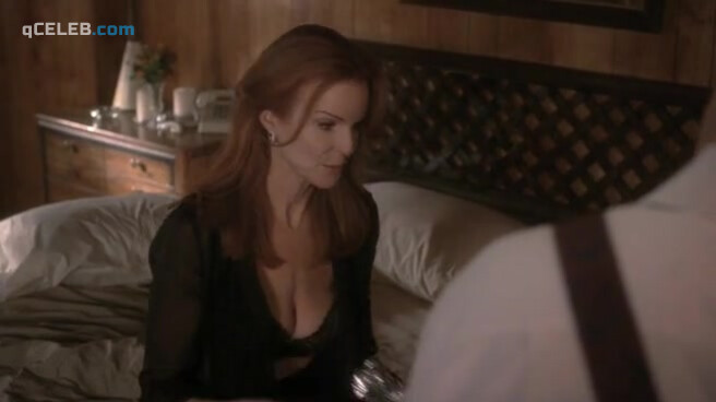 1. Marcia Cross sexy – Desperate Housewives s06e03 (2004)