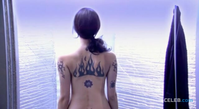 2. Emma Lahana nude – Alien Agent (2007)