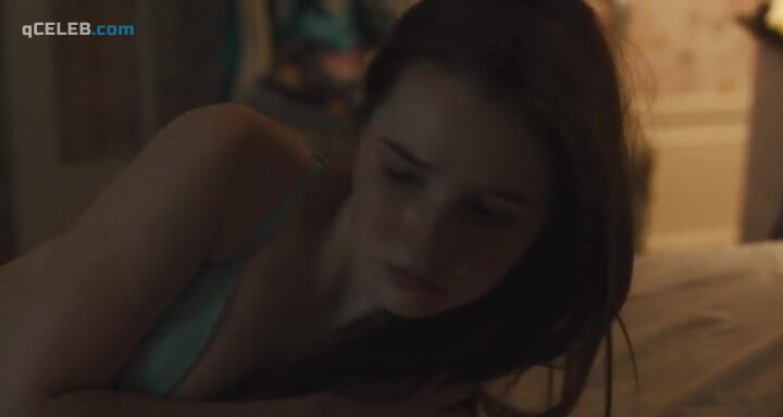 4. Kaitlyn Dever sexy – All Summers End (2017)