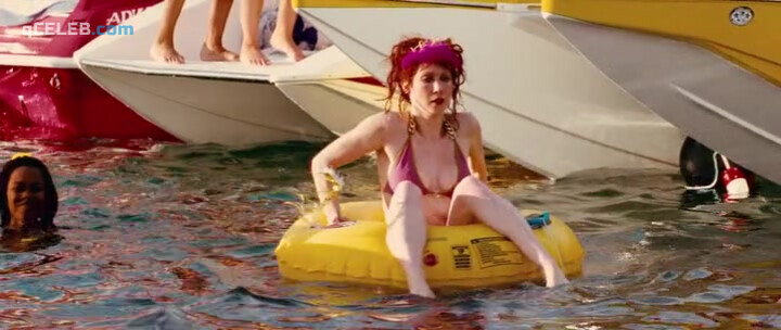 4. Bonnie Morgan sexy – Piranha 3D (2010)