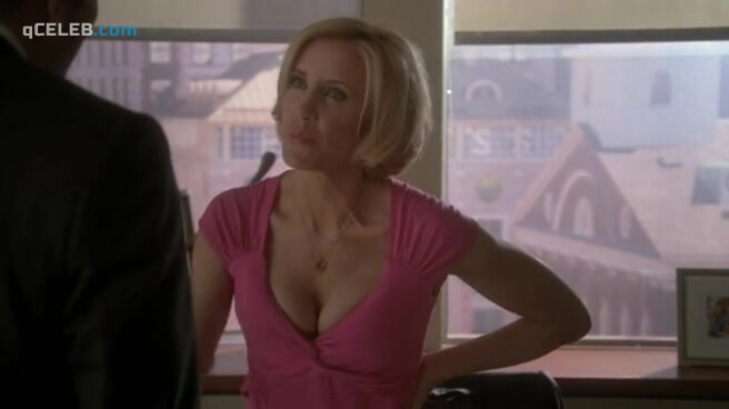 4. Felicity Huffman sexy – Desperate Housewives s06e04 (2009)