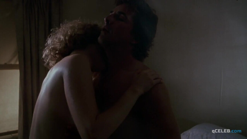 1. Penelope Ann Miller nude – Dead Bang (1989)