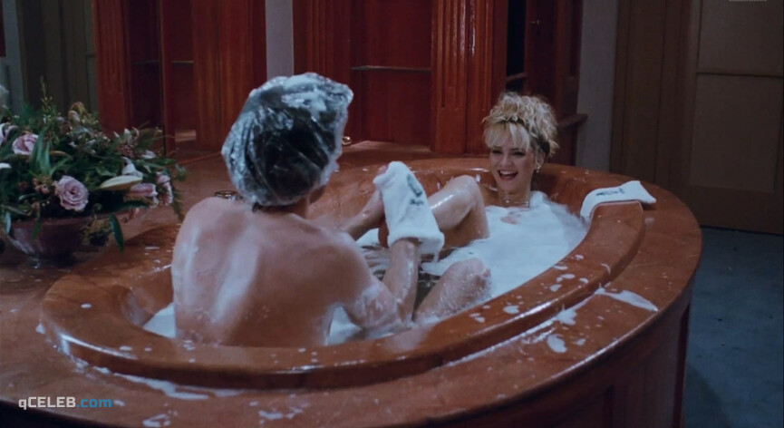 2. Tatjana Simic nude, Amanda Redington nude – Flodder Does Manhattan! (1992)