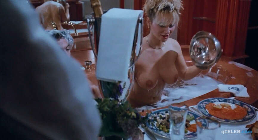 4. Tatjana Simic nude, Amanda Redington nude – Flodder Does Manhattan! (1992)