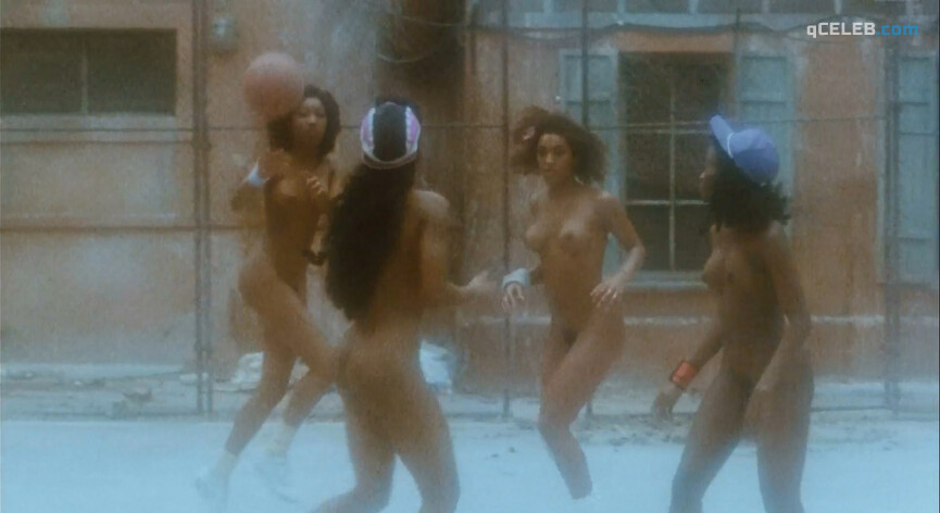 7. Tatjana Simic nude, Amanda Redington nude – Flodder Does Manhattan! (1992)