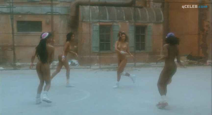 8. Tatjana Simic nude, Amanda Redington nude – Flodder Does Manhattan! (1992)