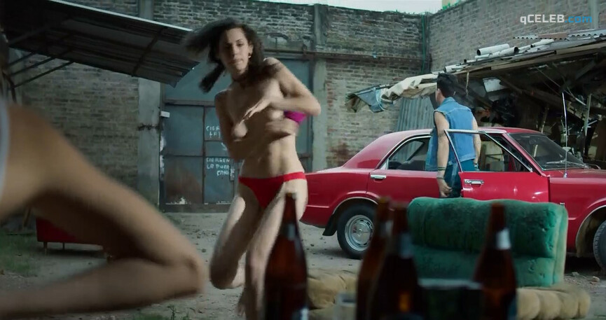 1. Yesica Glikman nude, Tamara Ayelen Arias nude – Apache: La vida de Carlos Tevez s01e04 (2019)