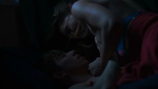 Jessica Rothe sexy, Kathleen Rose Perkins sexy – Juveniles (2018)