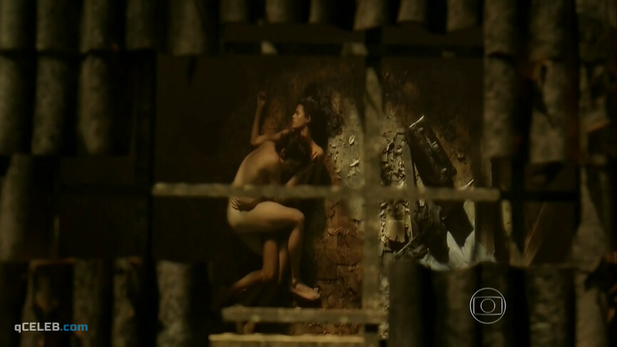 6. Arianne Botelho nude, Leticia Sabatella sexy – Amorteamo (2015)