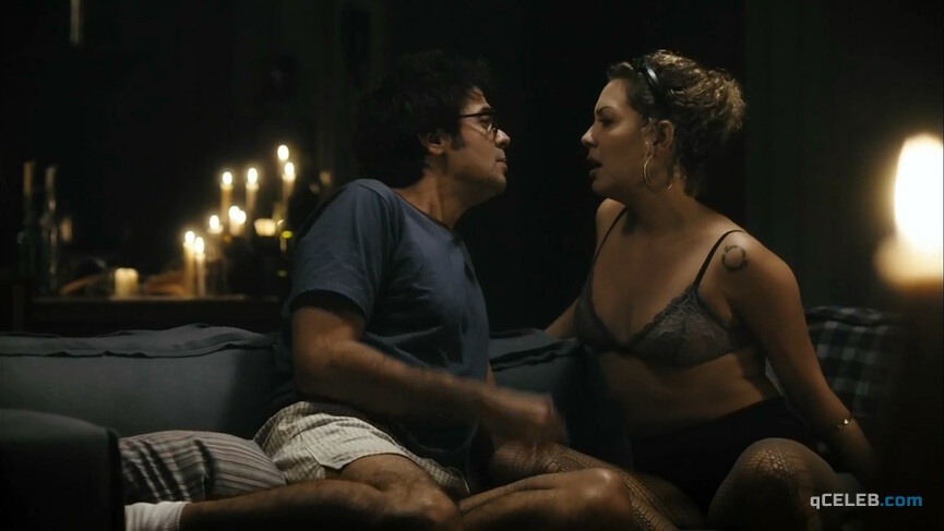 10. Fernanda Paes Leme sexy, Carol Castro sexy – Trap.com (2011)