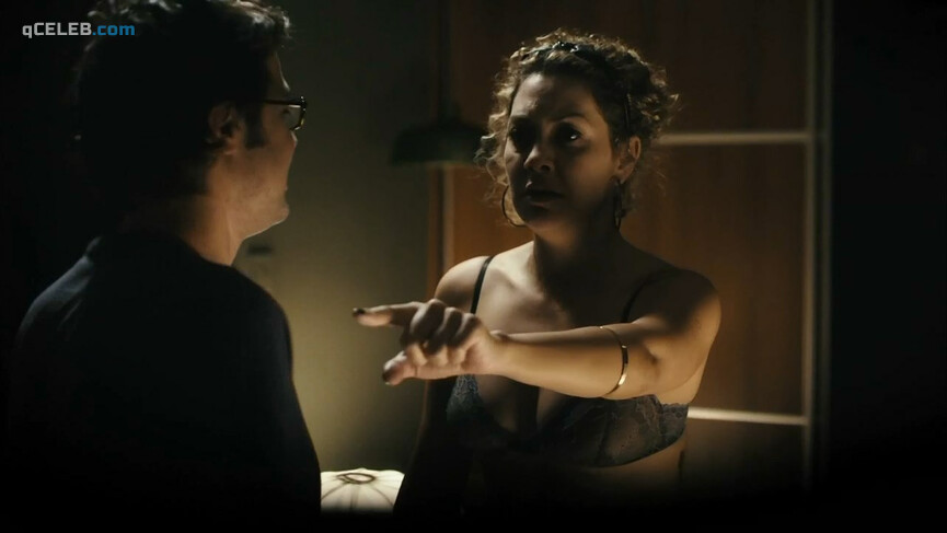 11. Fernanda Paes Leme sexy, Carol Castro sexy – Trap.com (2011)