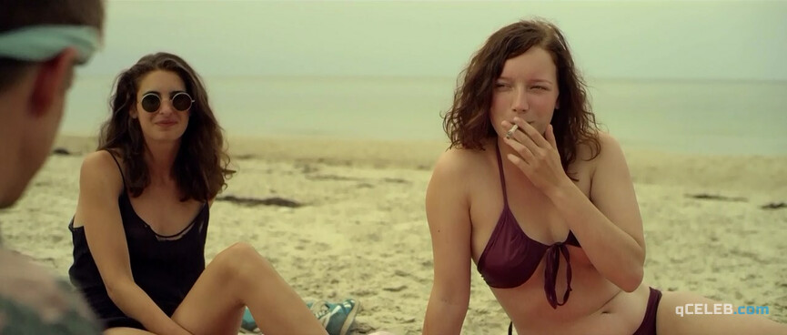 6. Zinnini Elkington sexy, Lea Gregersen nude – Puff Puff Pass (2013)