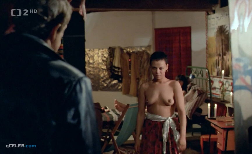 6. Laetitia Gabrielli nude, Carlos Sotto Mayor sexy – The Outsider (1983)