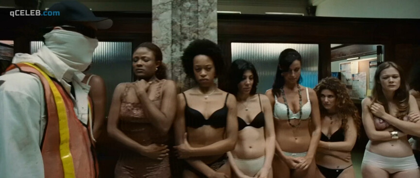 4. Rozanne Sher sexy, Kim Director sexy – Inside Man (2006)
