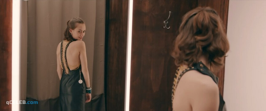 2. Mercedes Muller nude, Hanna Hilsdorf sexy, Julia Dietze sexy – Smile (2018)
