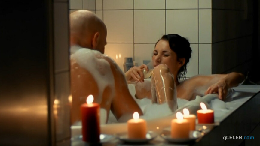 22. Zuzana Kanoczova nude, Ladka Nergesova sexy, Simona Stasova sexy – From Subway with Love (2005)