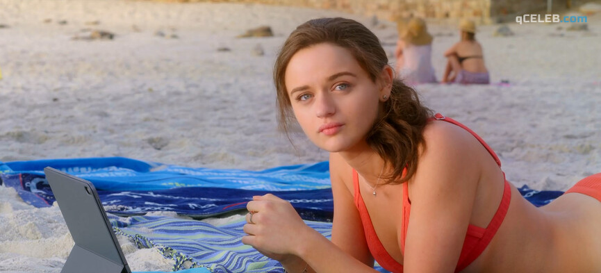 10. Joey King sexy, Meganne Young sexy – The Kissing Booth 2 (2020)