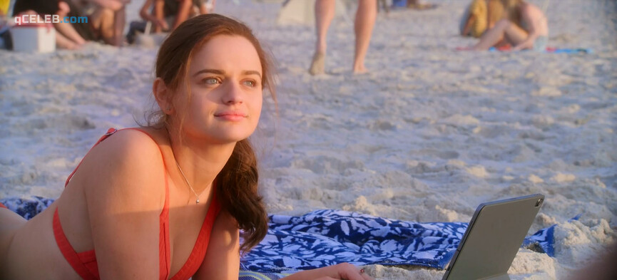 8. Joey King sexy, Meganne Young sexy – The Kissing Booth 2 (2020)