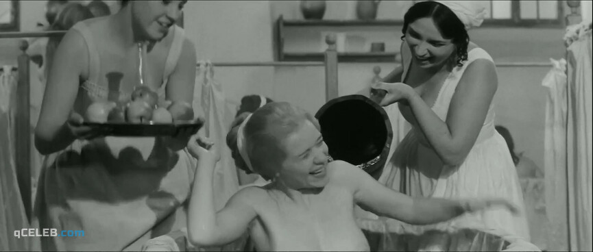 9. Sona Valentova nude, Jaroslava Obermaierova nude – Witchhammer (1969)