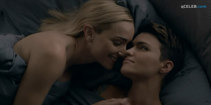 6. Ruby Rose sexy, Brianne Howe sexy – Batwoman s01e04 (2019)