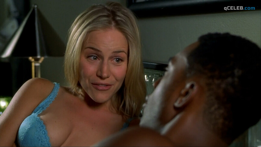 7. Kim Porter sexy, Gabrielle Union sexy, Susan Dalian sexy, Tamala Jones sexy, Julie Benz sexy – The Brothers (2001)