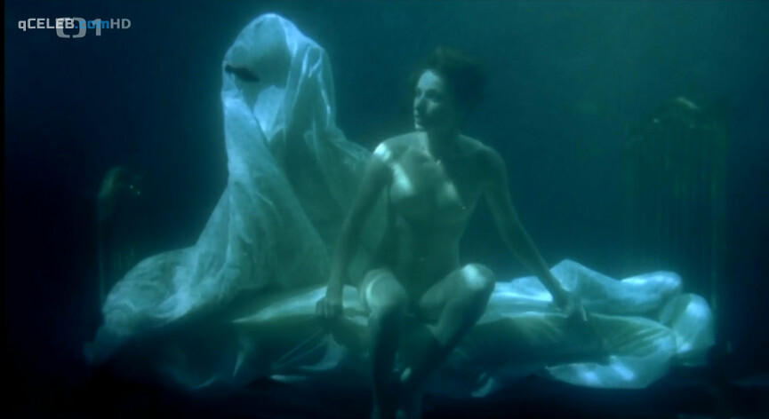 1. Zuzana Kanoczova nude – Heaven, Hell ... Earth (2009)