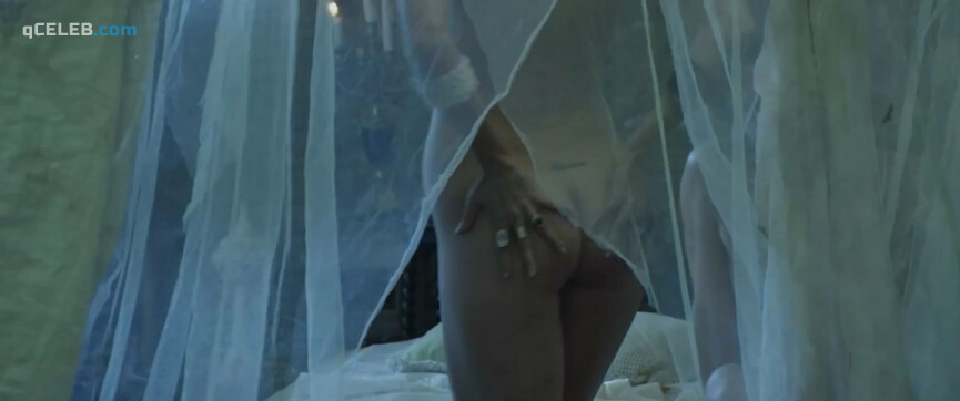 4. Joana Gatis nude, Thaissa Cavalcanti nude – Soledad (2015)