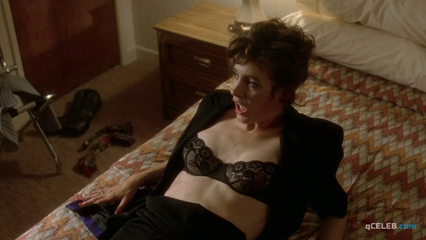 10. Isabella Rossellini sexy, Sean Young sexy – Cousins (1989)