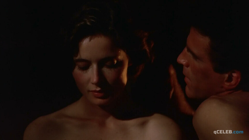 7. Isabella Rossellini sexy, Sean Young sexy – Cousins (1989)