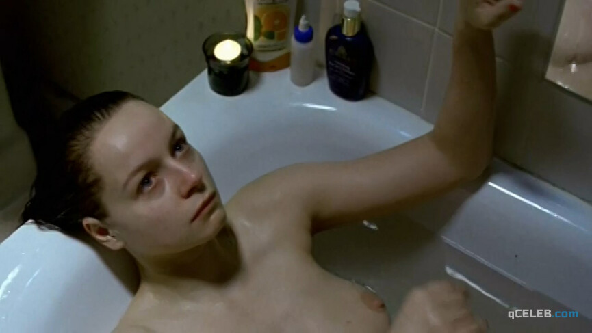 2. Samantha Morton nude, Kathleen McDermott nude – Morvern Callar (2002)