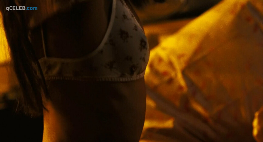 7. Zoe Saldana sexy – Haven (2004)