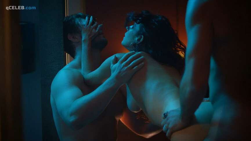 4. Melissa Barrera nude, Mishel Prada nude, Tru Collins nude – Vida s02e01 (2019)
