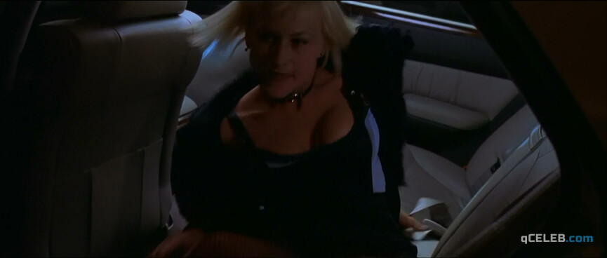 17. Mary-Louise Parker nude, Patricia Arquette sexy – Goodbye Lover (1998)