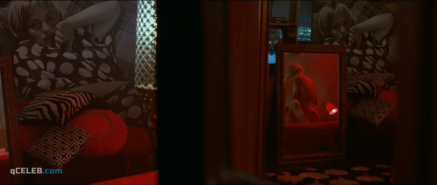 19. Mary-Louise Parker nude, Patricia Arquette sexy – Goodbye Lover (1998)