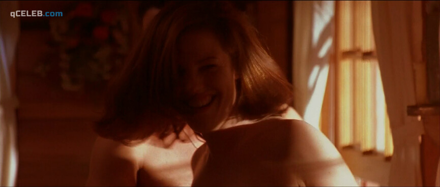 22. Mary-Louise Parker nude, Patricia Arquette sexy – Goodbye Lover (1998)