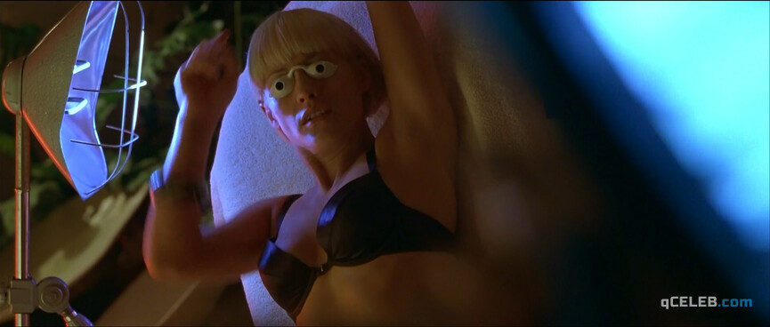 24. Mary-Louise Parker nude, Patricia Arquette sexy – Goodbye Lover (1998)