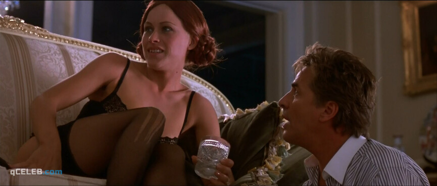 5. Mary-Louise Parker nude, Patricia Arquette sexy – Goodbye Lover (1998)