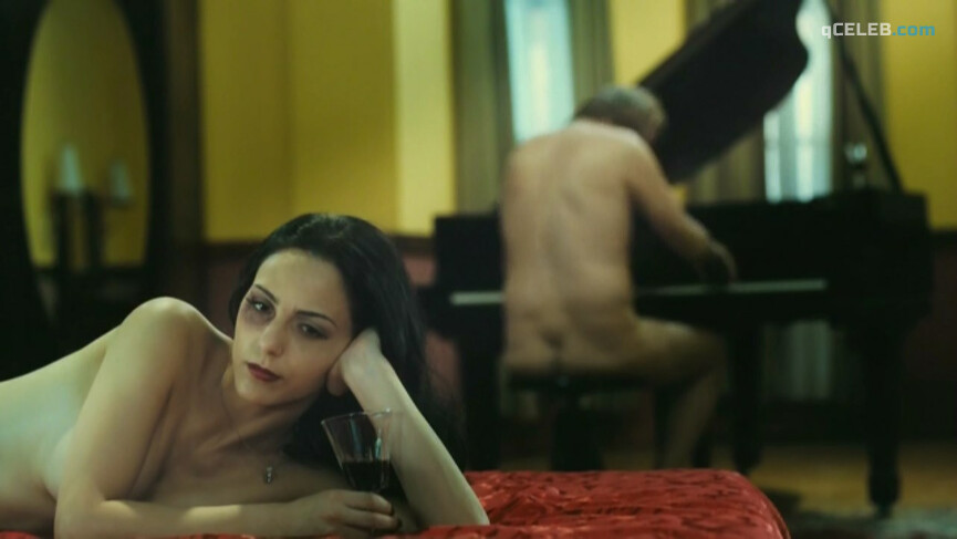 10. Natasha Petrovic nude, Simona Spirovska nude – The Piano Room (2013)
