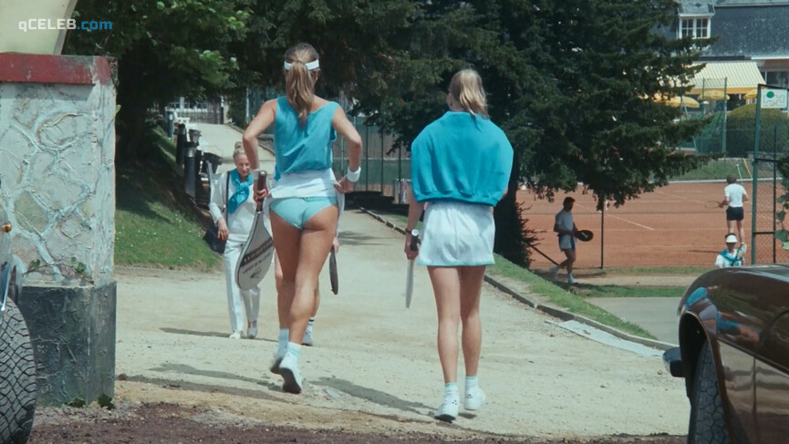 2. Tatjana Simic nude, Natascia Paolucci nude, Tatjana van Zanten nude, Apollonia van Ravenstein nude, Tina Shaw nude – Flodder (1986)