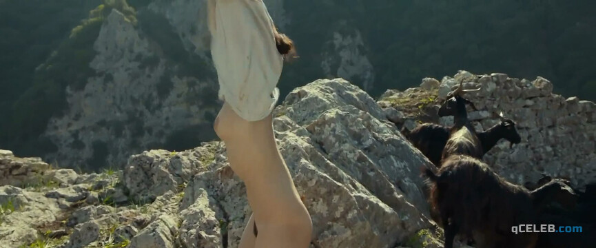 4. Lola Klamroth nude, Marianna Fontana nude, Jenna Thiam nude – Capri-Revolution (2018)
