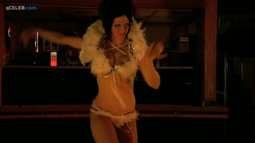15. Tracy Baumbach sexy, Nazanine Mousavi sexy – Layla Live or Die (2008)