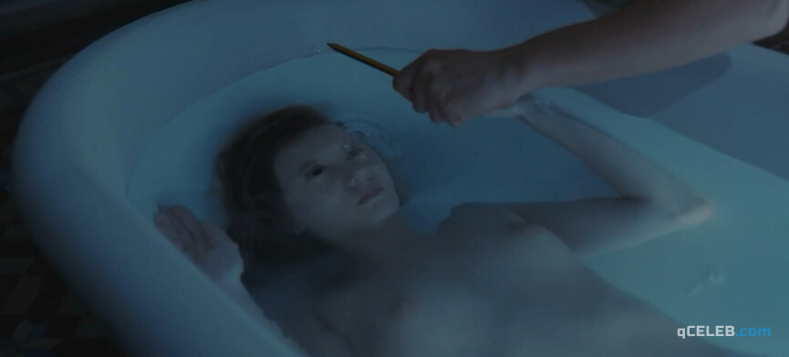 1. Alba Ribas sexy, Mireia Oriol sexy, Laia Manzanares nude – Waste (2016)